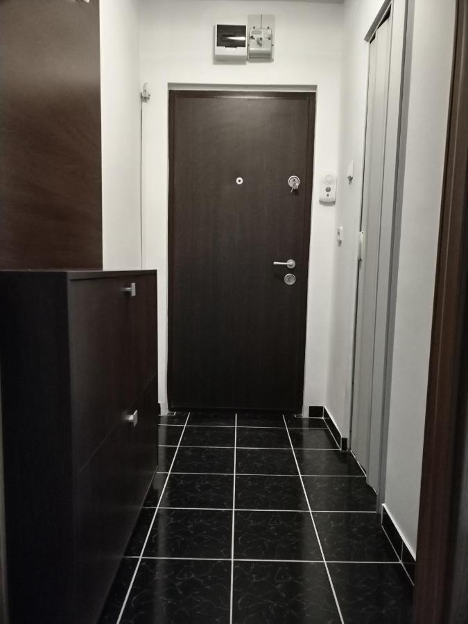 Chic Apartment Pitesti Exterior photo